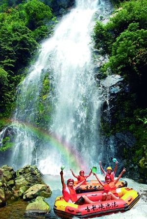 夏天玩水才够爽快 广东地下泉玩水全攻略