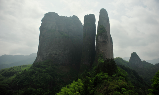 探访世遗江郎山 看江山如此多娇