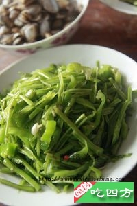 空心菜杆炒青椒(图)